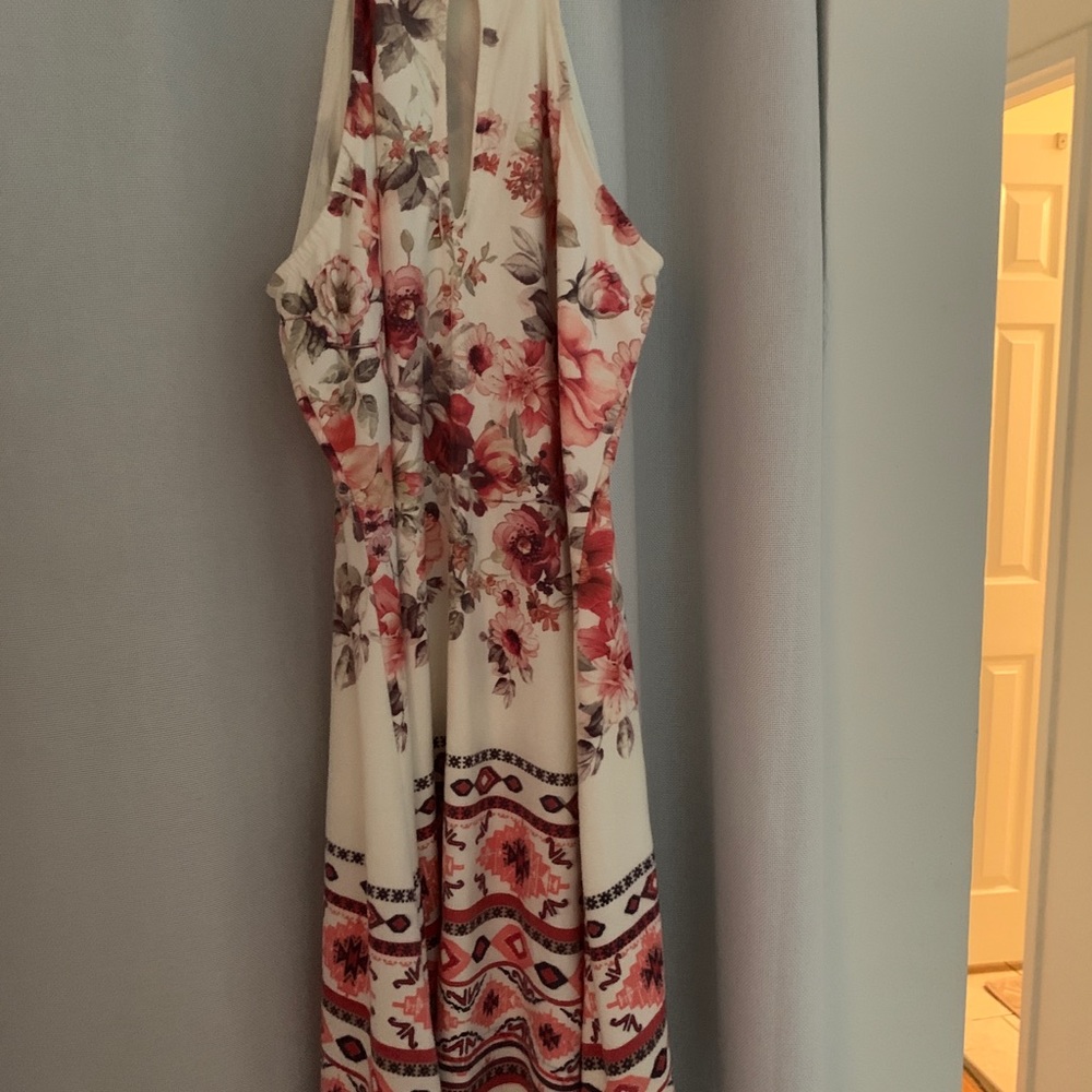 Dress - Picture 4 of 5